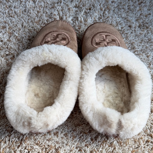 Tory Burch Women's Slippers/ Natural Suede, Sheepskin and Leather (Royal Tan, 8) - Picture 2 of 6